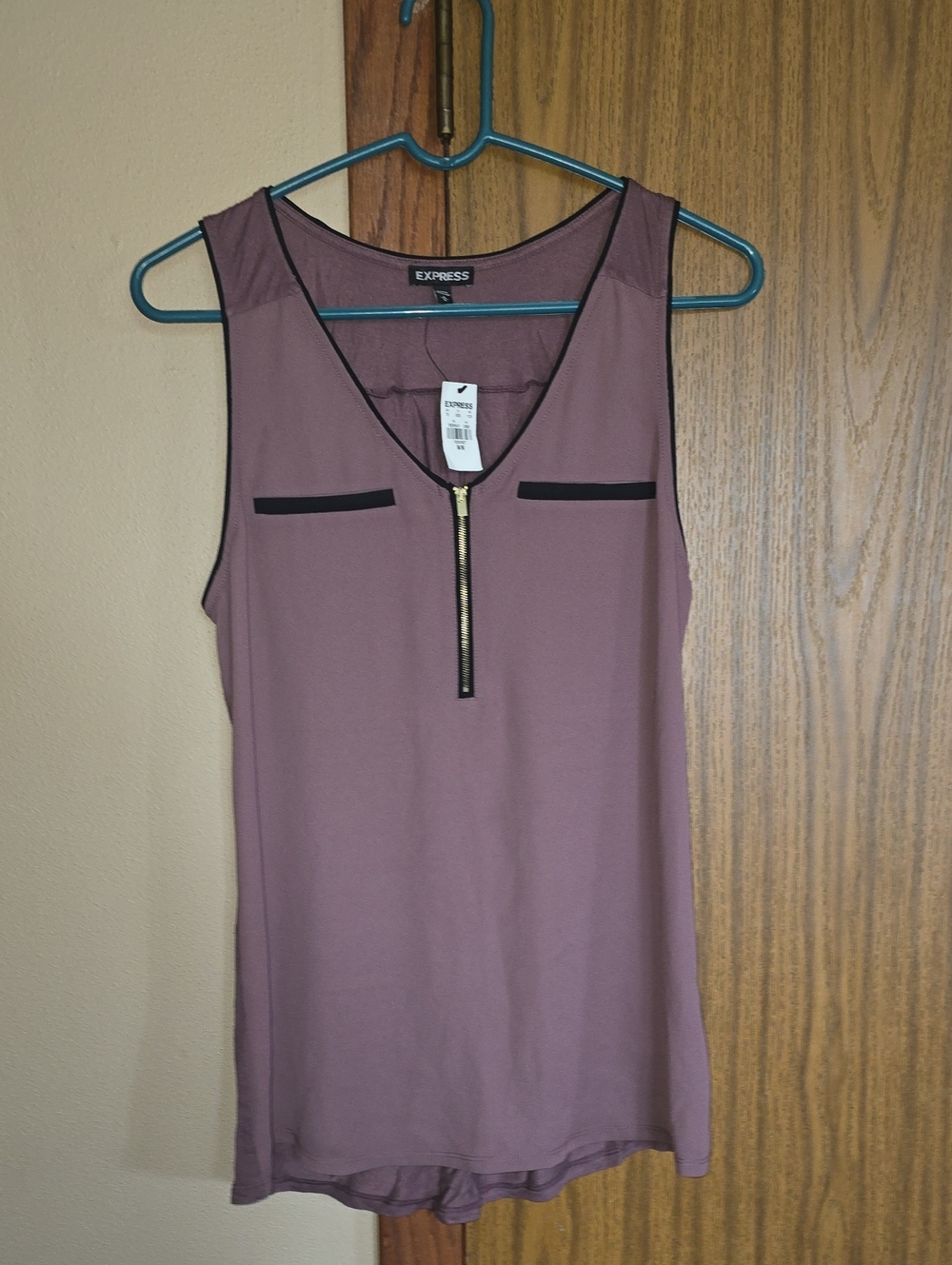 Express Mauve Tank with Black Trim and Gold Zip